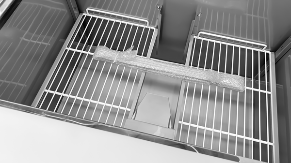 Saladette Met Glazen Opbouw | 2 Deuren | Statische Koeling | 90 × 70 × 85 (H) cm